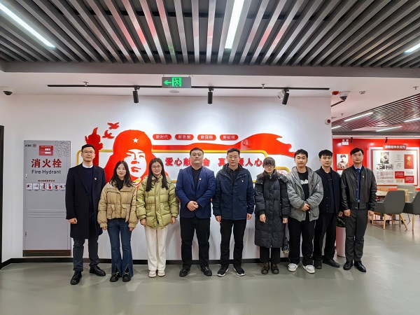 地產(chǎn)集團團支部開展“學雷鋒”志愿服務活動